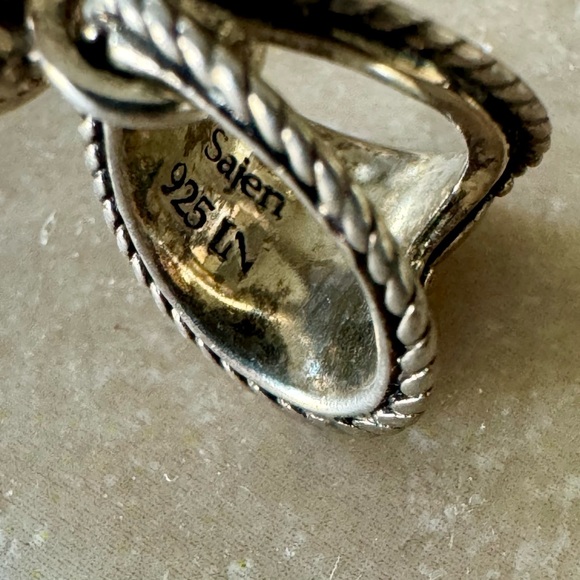 Sajen Silver and Amethyst Crystal Pendant - Picture 4 of 4